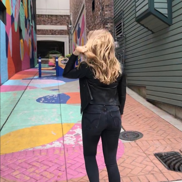 Meet your Posher, Jade - Picture 1 of 1